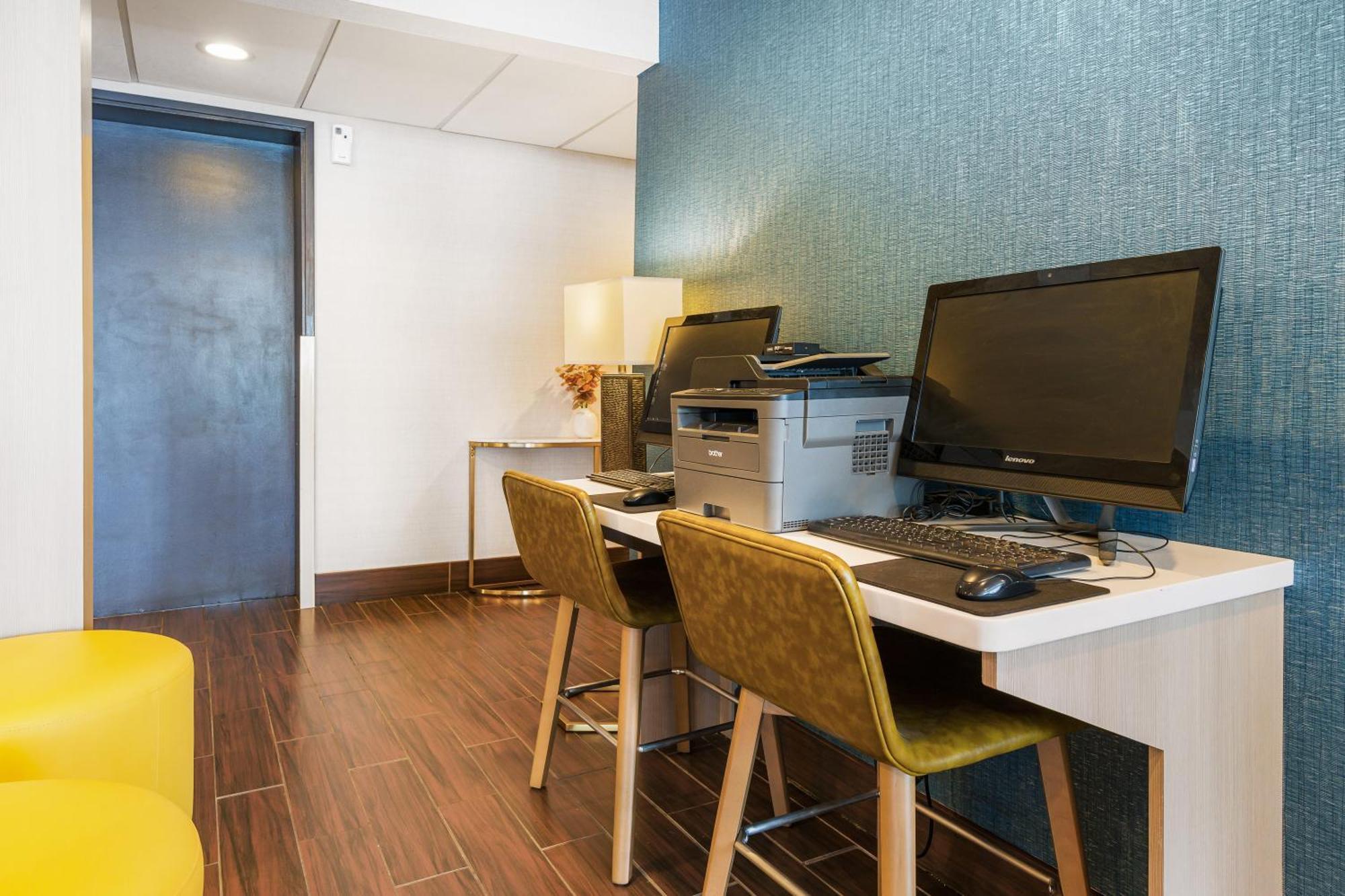 Comfort Inn Mayfield Heights Cleveland East Esterno foto