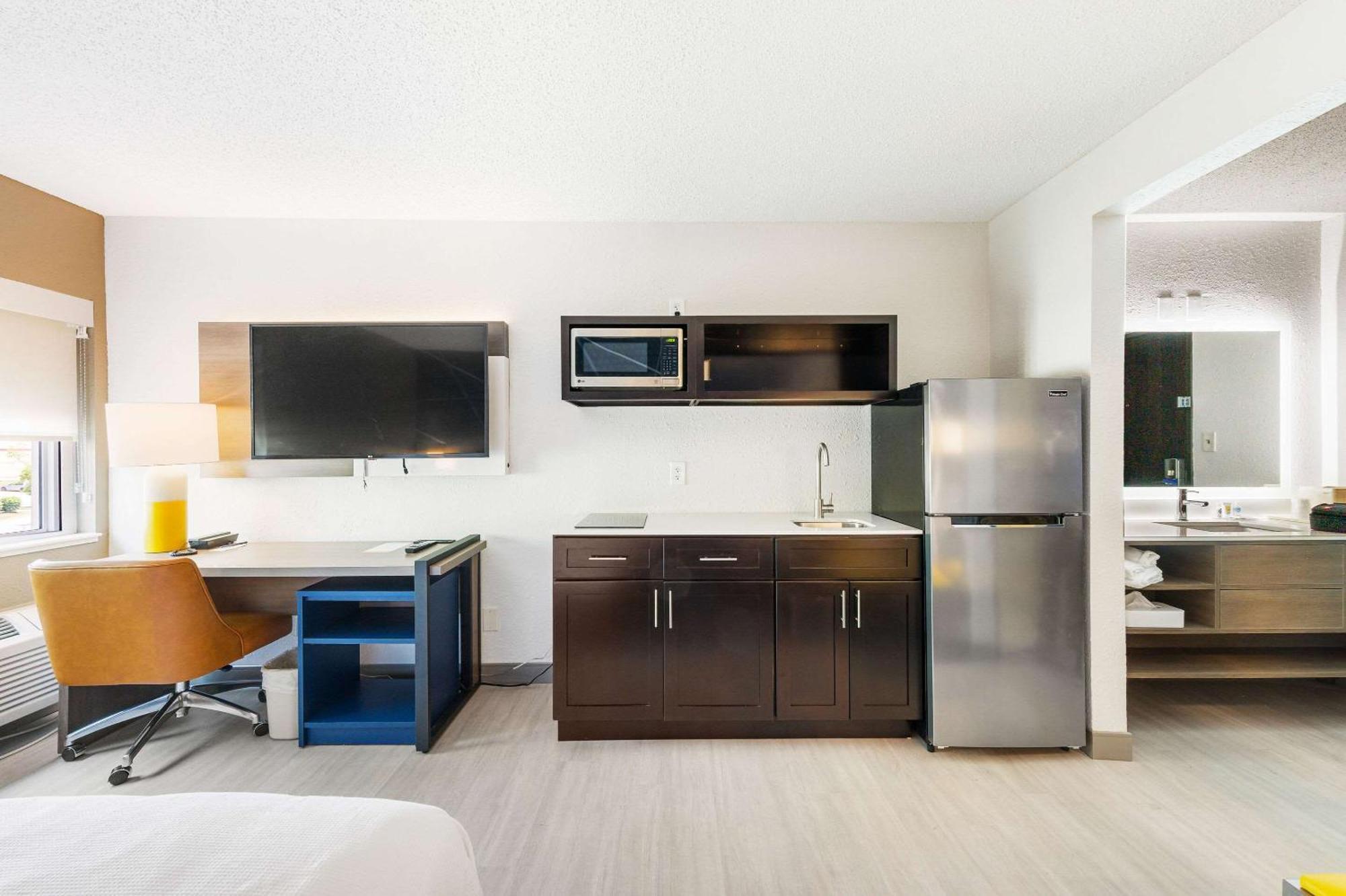 Comfort Inn Mayfield Heights Cleveland East Esterno foto